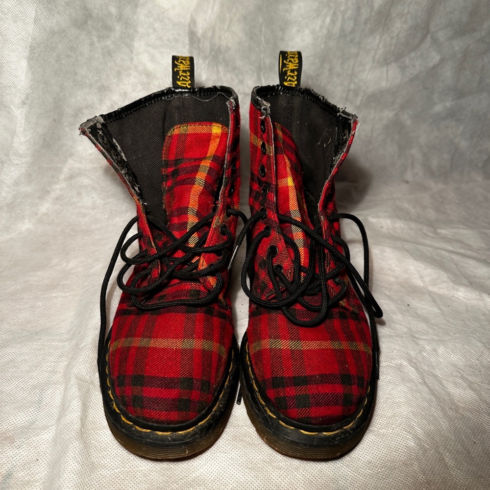 Dr. Martens Tyree Red Plaid Lace Up Boots size 6.5